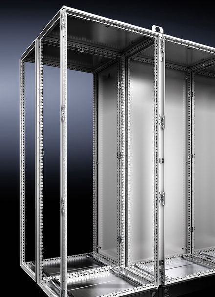 Rittal célèbre la millionième armoire électrique juxtaposable VX25 produite